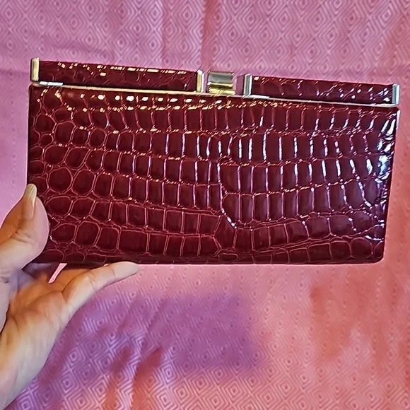 Ann Taylor’s Loft, Burgundy Red, Clutch Croc, Skin Embossed Leather Bag - Picture 4 of 4